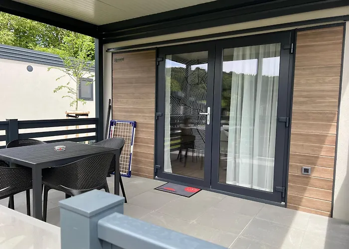 Camping Resort Riegersburg مكان تخييم ريغرسبورغ