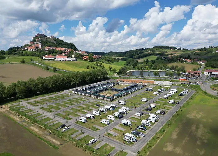 مكان تخييم Camping Resort Riegersburg ريغرسبورغ