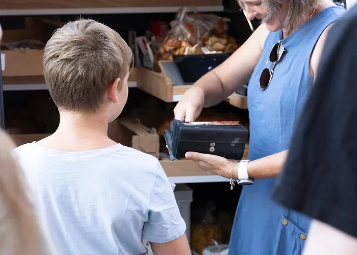 Camping Resort Riegersburg مكان تخييم *