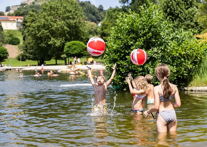 Camping Resort Riegersburg مكان تخييم ريغرسبورغ